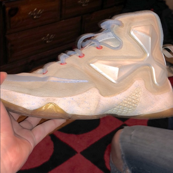 Nike Lebron 13 “Christmas edition” - Picture 1 of 4